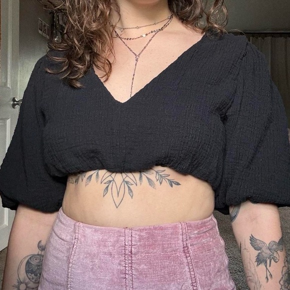 Cropped Linen Top - Picture 3 of 6